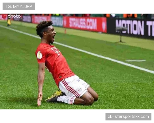 克鲁伊夫本赛季积极插上传球撕开防线 展现边锋角色转变